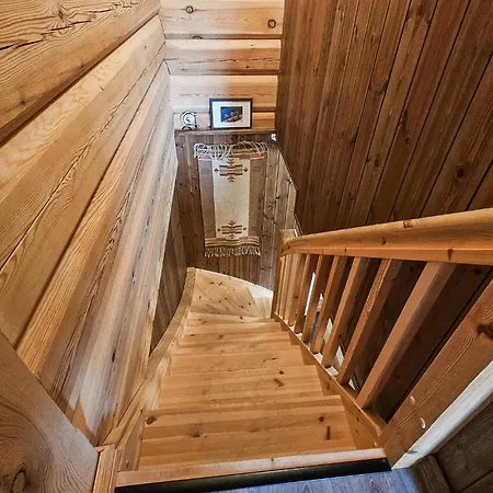 4 Bedroom Lovely In Holiday home