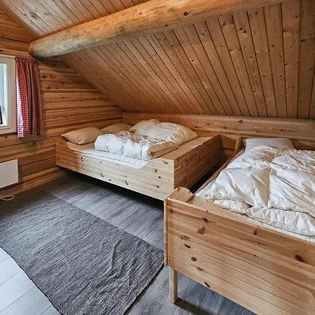4 Bedroom Lovely In Holiday home