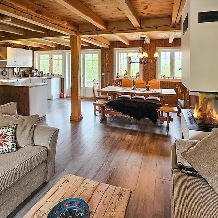 4 Bedroom Lovely In Holiday home *