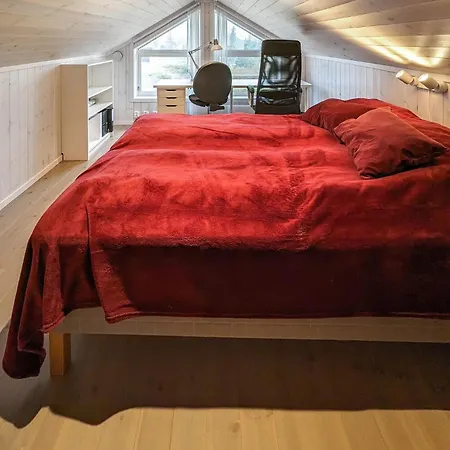 4 Bedroom Lovely In بيت للعطل ليلّيهامّير